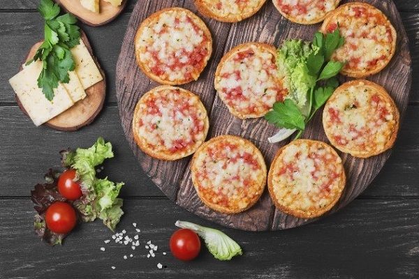 Cách làm bánh pizza mini vừa xinh vừa ngon với nồi chiên hơi nước 