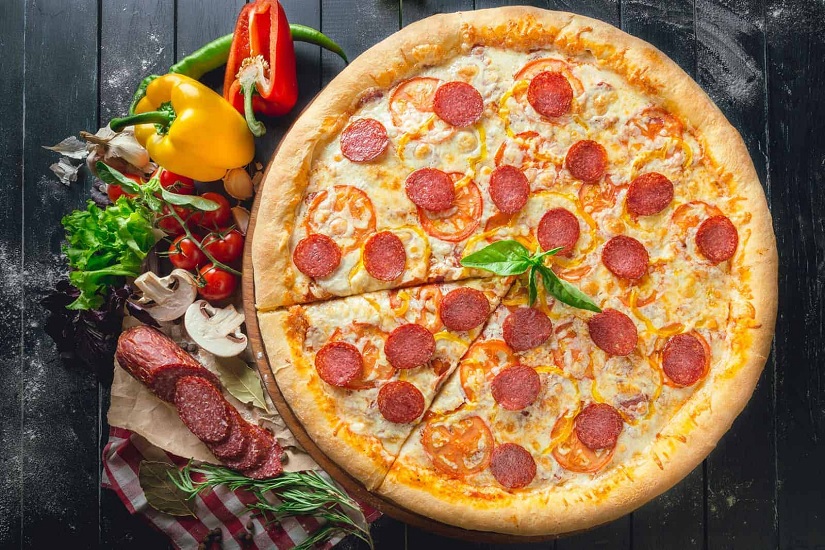 Cách làm pizza xúc xích không cần lò nướng 